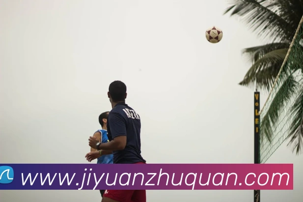 巴黎1819赛季欧冠球衣回顾:经典设计背后的故事与收藏价值